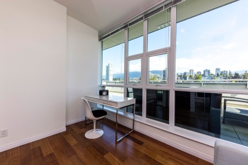 Ph1-168 Esplanade E, North Vancouver, BC - Indoor Photo Showing Office