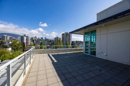 Ph1-168 Esplanade E, North Vancouver, BC - Outdoor