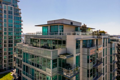 Ph1-168 Esplanade E, North Vancouver, BC - Outdoor