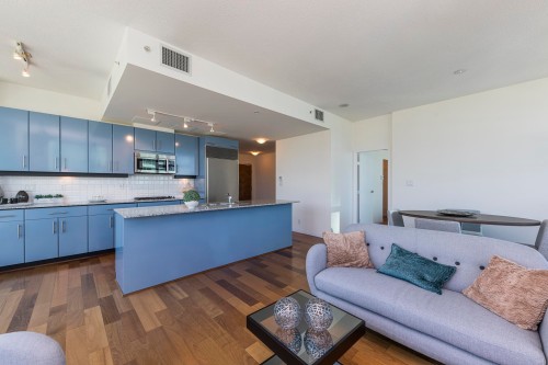 Ph1-168 Esplanade E, North Vancouver, BC - Indoor