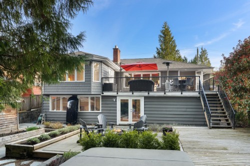 956 Belvista Crescent  North Vancouver, BC V7R 2B4