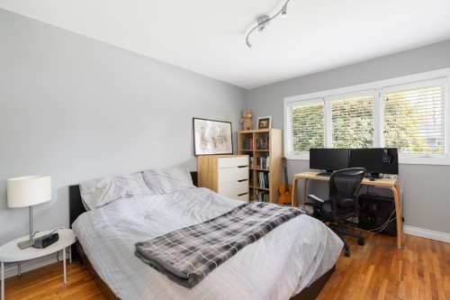 956 Belvista Crescent, North Vancouver, BC - Indoor Photo Showing Bedroom