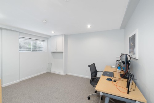 956 Belvista Crescent, North Vancouver, BC - Indoor Photo Showing Office