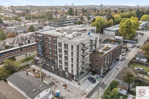 5085 Mchardy Street , Vancouver, BC V5R 0L7 3