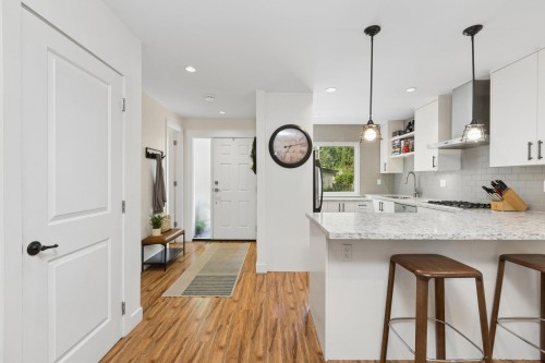 4715 Hoskins Road, North Vancouver, BC 