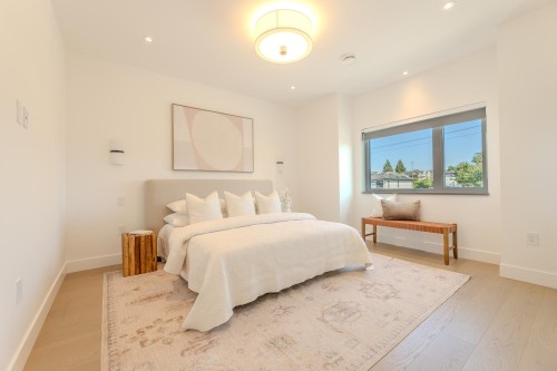 4-8483 16 Avenue, Burnaby, BC - Indoor Photo Showing Bedroom