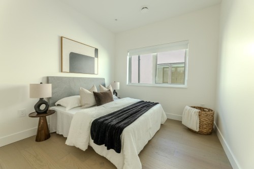 4-8483 16 Avenue, Burnaby, BC - Indoor Photo Showing Bedroom