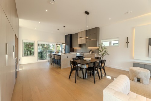 4-8483 16 Avenue, Burnaby, BC - Indoor Photo Showing Dining Room