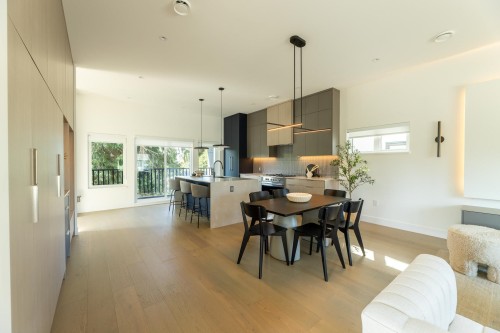 4-8483 16 Avenue, Burnaby, BC - Indoor Photo Showing Dining Room