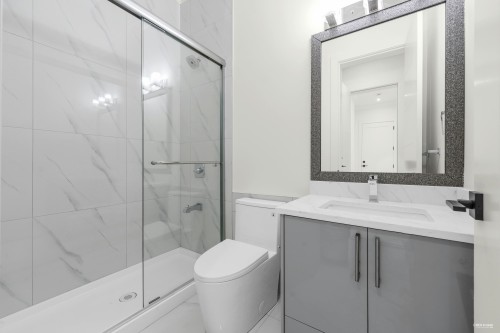 3651 Francis Road, Richmond, BC - Indoor Photo Showing Bathroom