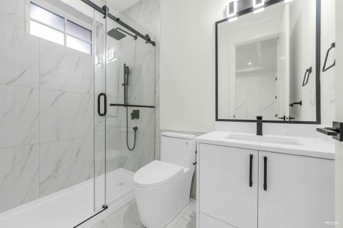 3651 Francis Road, Richmond, BC - Indoor Photo Showing Bathroom
