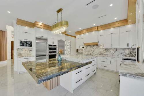 10660 Roselea Crescent, Richmond, BC - Indoor Photo Showing Kitchen With Upgraded Kitchen