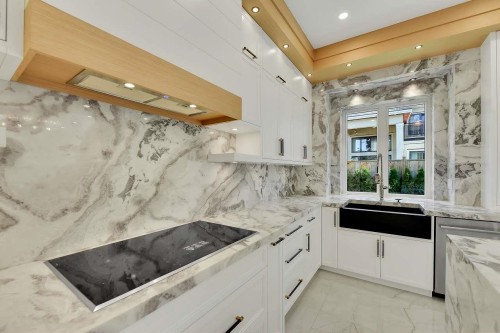 10660 Roselea Crescent, Richmond, BC - Indoor Photo Showing Kitchen
