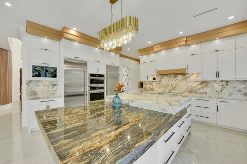 10660 Roselea Crescent, Richmond, BC - Indoor Photo Showing Kitchen With Upgraded Kitchen