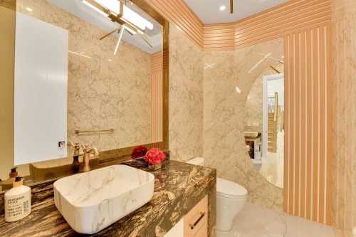 10660 Roselea Crescent, Richmond, BC - Indoor Photo Showing Bathroom
