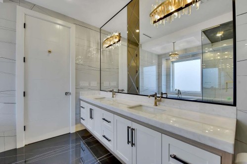 10660 Roselea Crescent, Richmond, BC - Indoor Photo Showing Bathroom