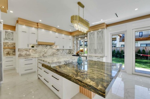 10660 Roselea Crescent, Richmond, BC - Indoor Photo Showing Kitchen With Upgraded Kitchen