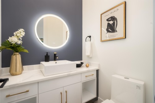 1-122 Eighth Avenue, New Westminster, BC - Indoor Photo Showing Bathroom