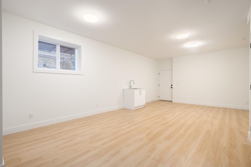 1-122 Eighth Avenue, New Westminster, BC - Indoor Photo Showing Other Room