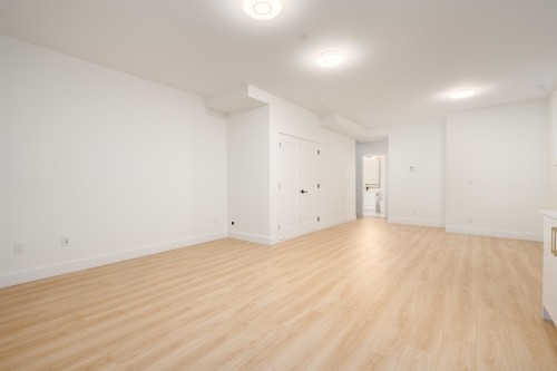 1-122 Eighth Avenue, New Westminster, BC - Indoor Photo Showing Other Room