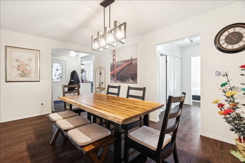 21339 Dewdney Trunk Road, Maple Ridge, BC - Indoor Photo Showing Dining Room