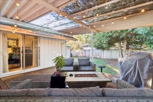 21339 Dewdney Trunk Road, Maple Ridge, BC - Outdoor With Deck Patio Veranda