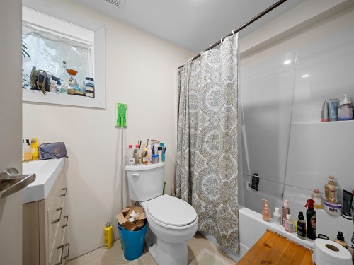 5987 Malvern Avenue, Burnaby, BC - Indoor Photo Showing Bathroom