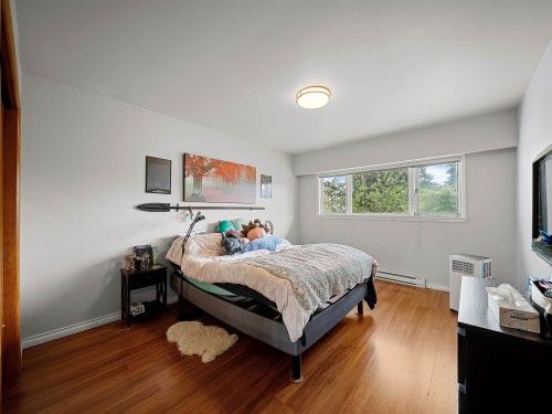 5987 Malvern Avenue, Burnaby, BC - Indoor Photo Showing Bedroom