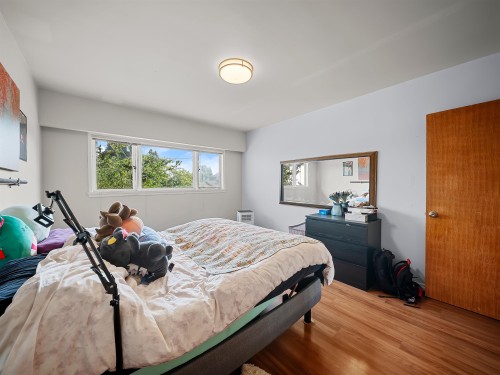 5987 Malvern Avenue, Burnaby, BC - Indoor Photo Showing Bedroom