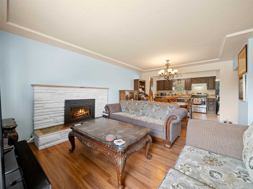 5987 Malvern Avenue, Burnaby, BC - Indoor Photo Showing Living Room With Fireplace