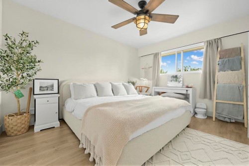 4580 Boundary Road, Burnaby, BC - Indoor Photo Showing Bedroom