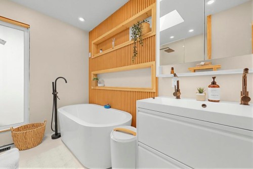 4580 Boundary Road, Burnaby, BC - Indoor Photo Showing Bathroom