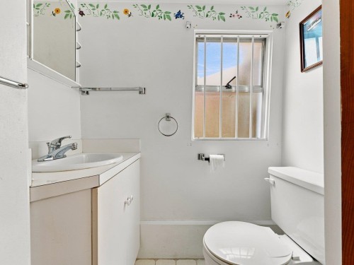 3606 Carolina Street, Vancouver, BC - Indoor Photo Showing Bathroom
