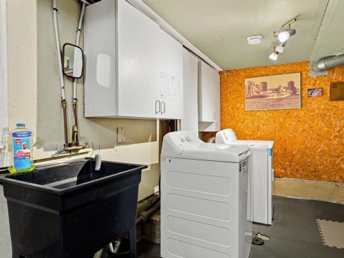 3606 Carolina Street, Vancouver, BC - Indoor Photo Showing Laundry Room