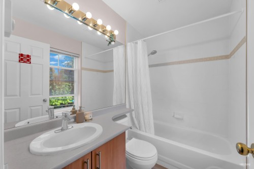 5-7360 Gilbert Road, Richmond, BC - Indoor Photo Showing Bathroom