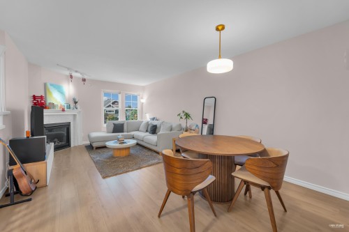 5-7360 Gilbert Road, Richmond, BC - Indoor With Fireplace