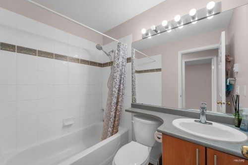 5-7360 Gilbert Road, Richmond, BC - Indoor Photo Showing Bathroom