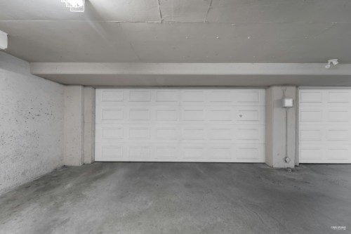 5-7360 Gilbert Road, Richmond, BC - Indoor Photo Showing Garage