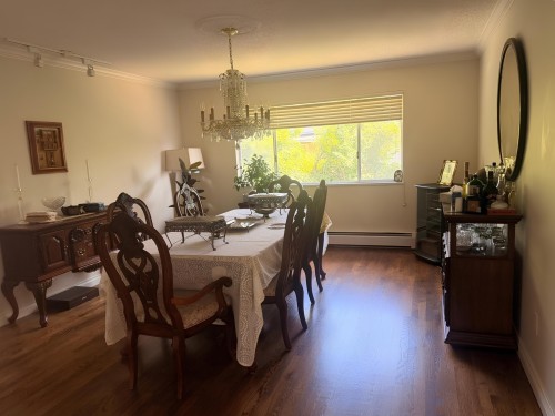 1560 Vinson Creek, West Vancouver, BC - Indoor Photo Showing Dining Room