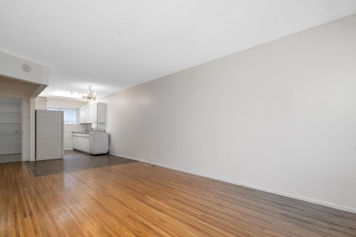 305 Marathon Court, Coquitlam, BC - Indoor Photo Showing Other Room