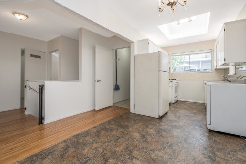 305 Marathon Court, Coquitlam, BC - Indoor
