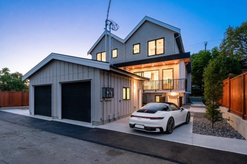 2078 57Th Avenue W, Vancouver, BC - Outdoor