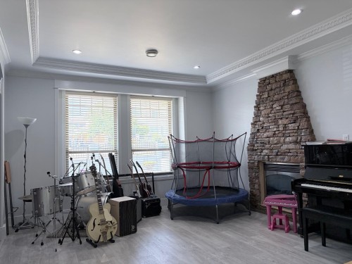 8068 11Th Avenue, Burnaby, BC - Indoor Photo Showing Other Room