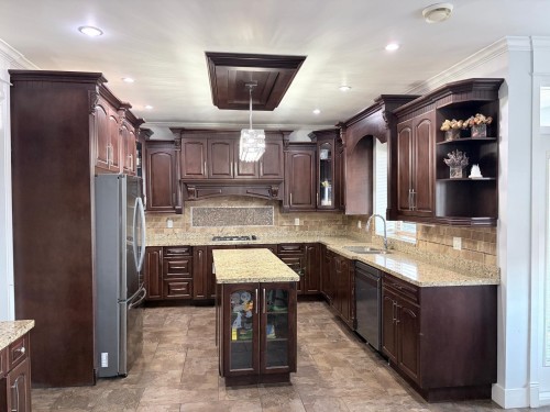 8068 11Th Avenue, Burnaby, BC - Indoor Photo Showing Kitchen