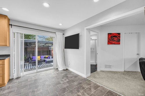 22938 Fuller Avenue, Maple Ridge, BC - Indoor Photo Showing Other Room