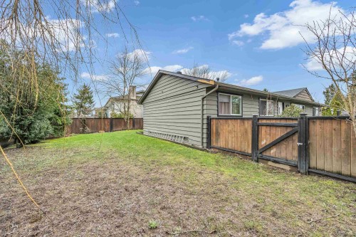 22938 Fuller Avenue, Maple Ridge, BC - Outdoor