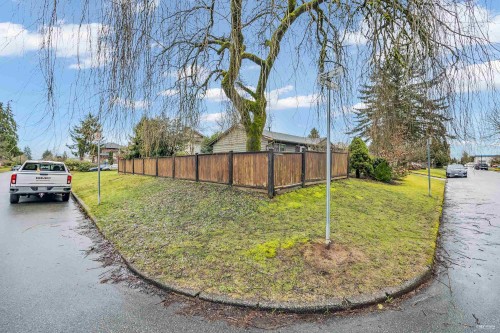 22938 Fuller Avenue, Maple Ridge, BC - Outdoor