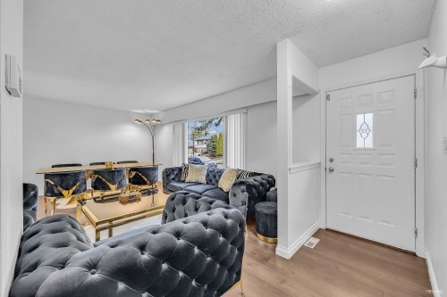 22938 Fuller Avenue, Maple Ridge, BC - Indoor Photo Showing Other Room