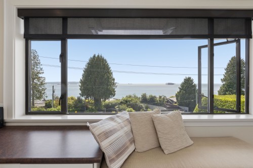 2621 Bellevue Avenue, West Vancouver, BC - Indoor