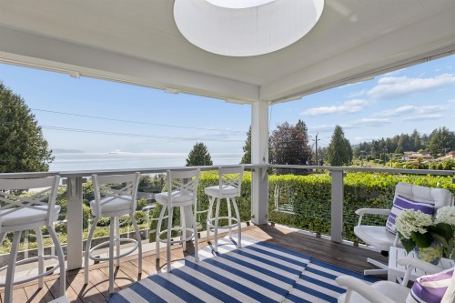 2621 Bellevue Avenue, West Vancouver, BC - Outdoor With Balcony With Exterior